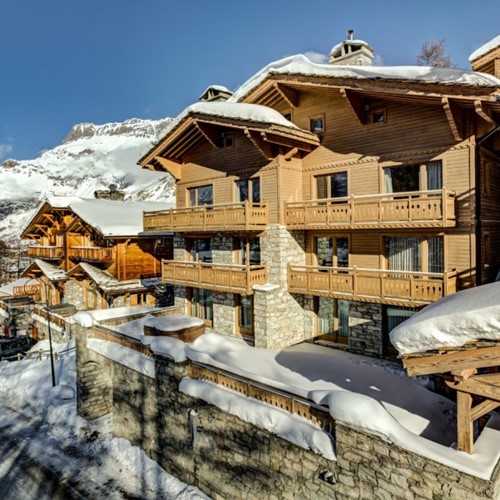 cascade exterior 2.jpg