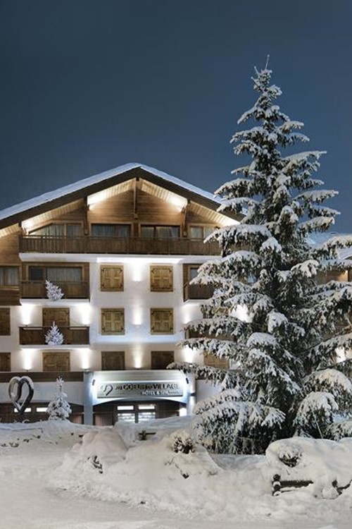 Hotel Au Coeur du Village, ski in La Clusaz, exterior at night