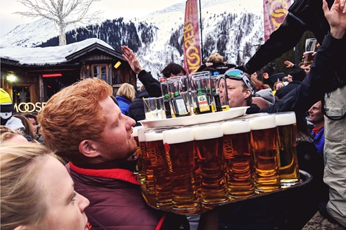 st anton mooserwirt bar staff beer tray