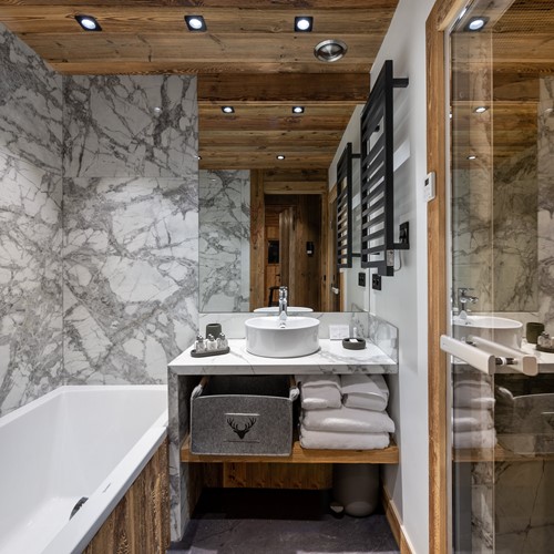 Best view - Location chalets Covarel - Val d'Isère Alpes - France – Salle de bain 3.jpg