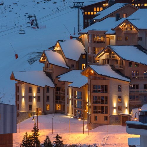 Hotel Le Taos Tignes-snowy exterior