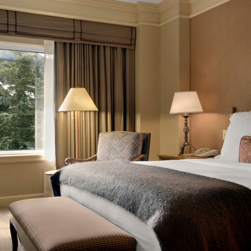 Fairmont-Chateau-Whistler-Gold-Exec-suite.jpg