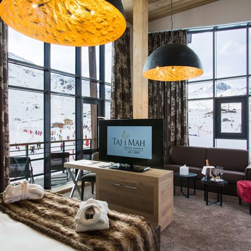 Hotel Taj-i Mah, ski hotel in Les Arcs, France - mezzanine suite