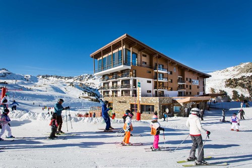 ski in, ski out hotel Taj-i Mah, Les Arcs, France - slope-side hotel